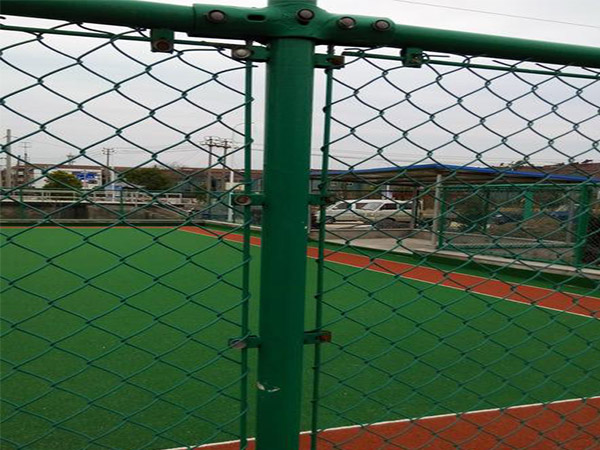 体育场围栏